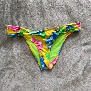 🔥 Swim Bottoms🔥 Small